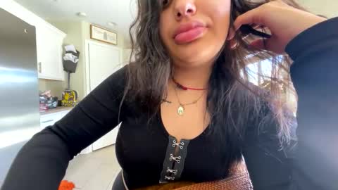 Angelique online show from 10.27.25