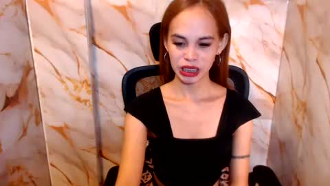 Snapshot of beccamiller22 chatting on 07.28.26 becca online show from 07.28.26