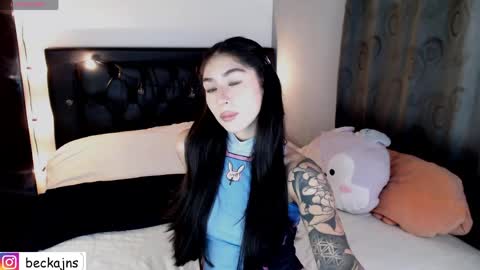 Snapshot of beck__jones chatting on 05.08.26 Marzhie online show from 05.08.26