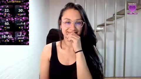 Snapshot of beckdymon chatting on 10.03.25 Daniela online show from 10.03.25