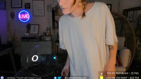 Snapshot of beckthetongue chatting on 09.18.25 Beck the tongue online show from 09.18.25