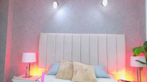 Laura Tobon online show from 09.20.25