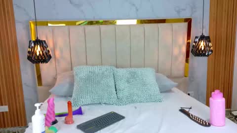 Laura Tobon online show from 10.20.25