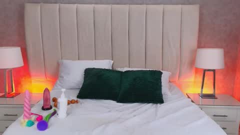 Laura Tobon online show from 10.25.25