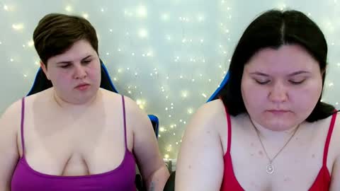 Snapshot of beckyandellen chatting on 04.30.26 BeckyAndEllen online show from 04.30.26
