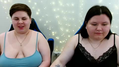 Snapshot of beckyandellen chatting on 05.22.26 BeckyAndEllen online show from 05.22.26