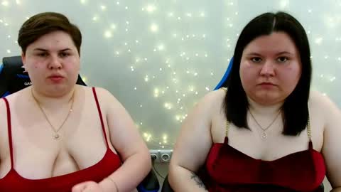 Snapshot of beckyandellen chatting on 05.30.26 BeckyAndEllen online show from 05.30.26