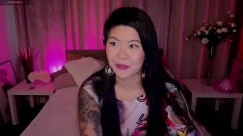 Snapshot of beckysunday chatting on 10.13.25 beckysunday online show from 10.13.25