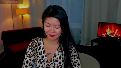 Snapshot of beckysunday chatting on 10.17.25 beckysunday online show from 10.17.25