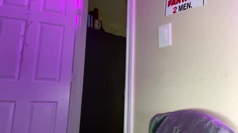 Beckytheclown online show from 02.21.25