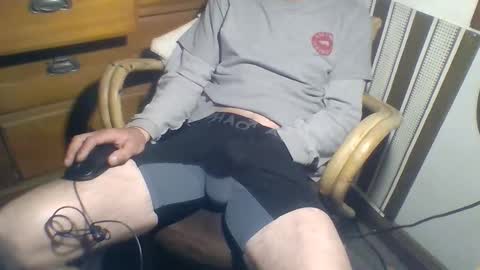 Snapshot of bedecar chatting on 11.12.25 bedecar online show from 11.12.25