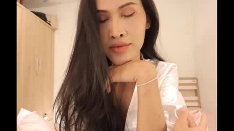 Snapshot of bee_thai chatting on 12.20.24 bee_thai online show from 12.20.24