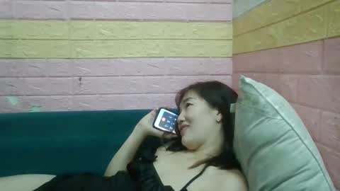 Snapshot of beebaby_xx chatting on 10.13.25 beebaby_xx online show from 10.13.25