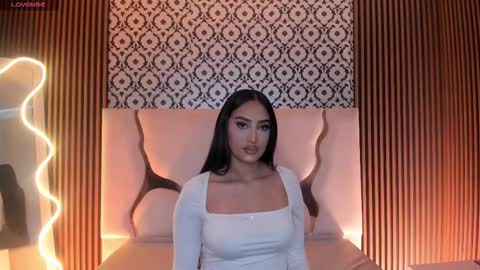 Snapshot of beella_tay1 chatting on 02.19.26 BELLA online show from 02.19.26