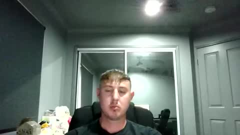 Snapshot of beelzebubxo chatting on 10.15.25 beelzebubxo online show from 10.15.25
