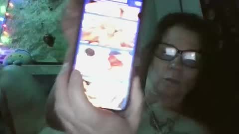 Snapshot of beesmithfield chatting on 05.22.26 beesmithfield online show from 05.22.26