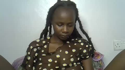 Snapshot of beeswee chatting on 12.24.24 beeswee online show from 12.24.24