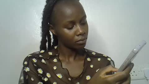 Snapshot of beeswee chatting on 12.24.24 beeswee online show from 12.24.24