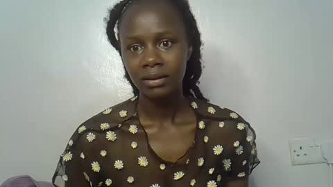 Snapshot of beeswee chatting on 12.25.24 beeswee online show from 12.25.24