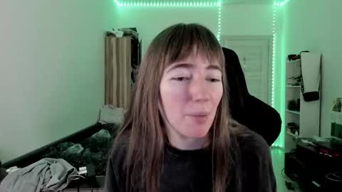 Snapshot of bekkareyes chatting on 11.24.25 bekka online show from 11.24.25