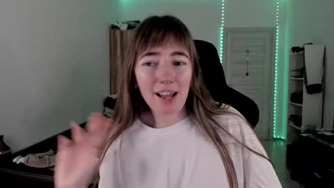 Snapshot of bekkareyes chatting on 11.27.25 bekka online show from 11.27.25