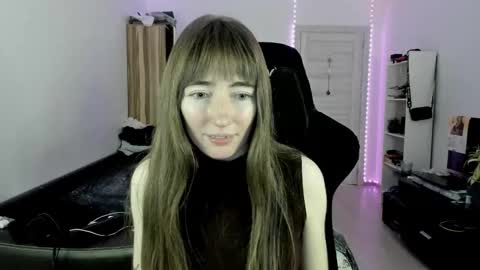 Snapshot of bekkareyes chatting on 11.30.25 bekka online show from 11.30.25