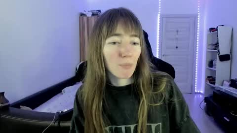 Snapshot of bekkareyes chatting on 12.15.25 bekka online show from 12.15.25