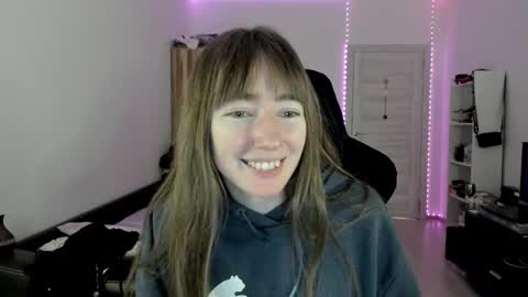 Snapshot of bekkareyes chatting on 12.18.25 bekka online show from 12.18.25