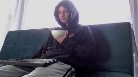 independent model online show from 01.21.25