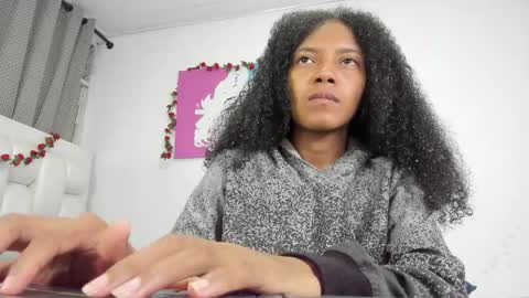 Snapshot of belen10 chatting on 04.15.26 Belen online show from 04.15.26