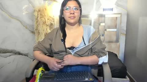Snapshot of belen_green chatting on 05.11.26 Belen online show from 05.11.26