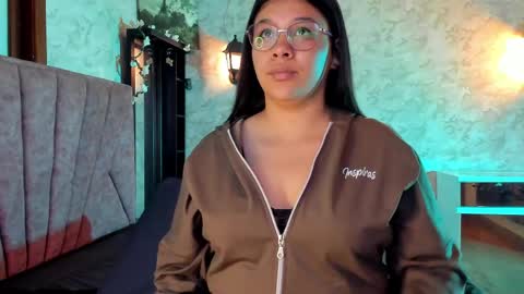 Snapshot of belen_green chatting on 05.24.26 Belen online show from 05.24.26
