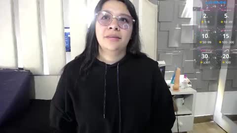 Snapshot of belen_green chatting on 06.16.26 Belen online show from 06.16.26