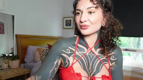 Snapshot of belen_osqura chatting on 04.16.26 Alt Aussie online show from 04.16.26