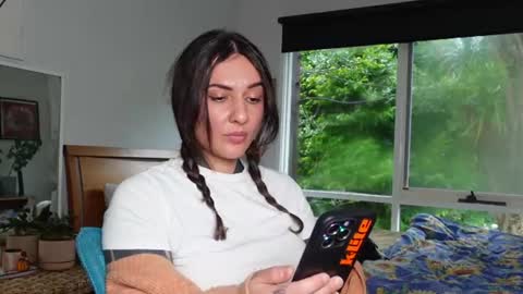 Snapshot of belen_osqura chatting on 06.30.26 Alt Aussie online show from 06.30.26