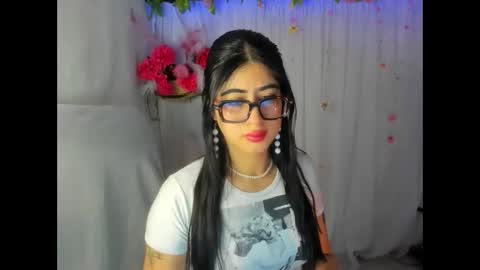 Snapshot of belinda_luna_ chatting on 04.21.26 modelo independiente online show from 04.21.26
