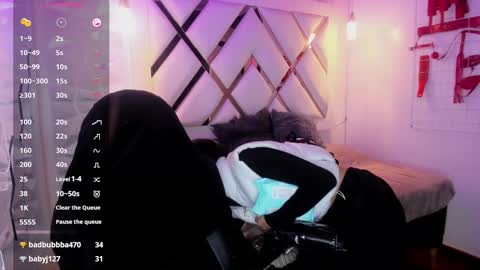 Snapshot of belinda_ws chatting on 02.28.25 Bella online show from 02.28.25