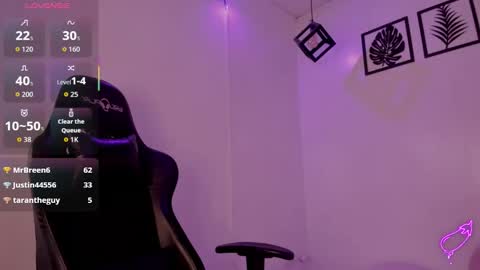 Snapshot of belinda_ws chatting on 09.13.25 Bella online show from 09.13.25