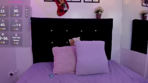 Snapshot of belinda_ws chatting on 12.22.25 Bella online show from 12.22.25