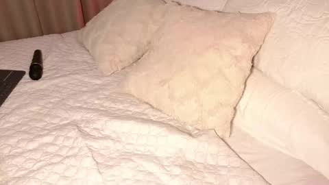 Snapshot of belkis_mills chatting on 12.16.25 Belkis online show from 12.16.25