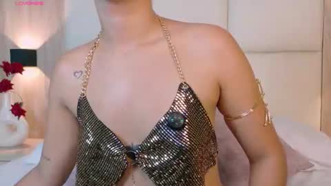 Snapshot of bella1207 chatting on 07.18.26 Bella cam online show from 07.18.26