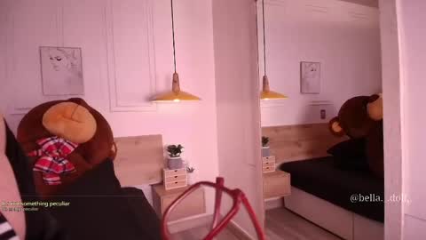 Snapshot of bella__donne chatting on 05.17.26 online show from 05.17.26