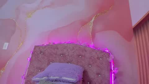 Melanie  online show from 11.26.25