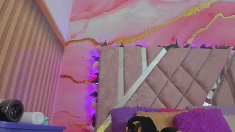 Snapshot of bella__sweets chatting on 02.18.26 Melanie online show from 02.18.26