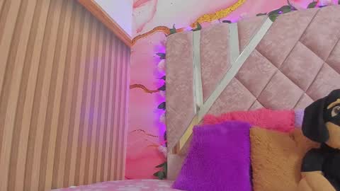 Snapshot of bella__sweets chatting on 02.25.26 Melanie online show from 02.25.26