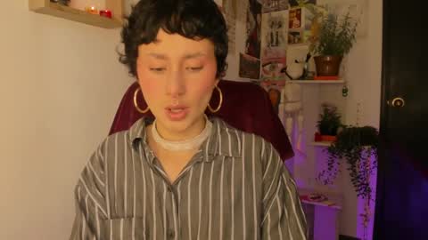 Snapshot of bella__w chatting on 10.03.25 Zia online show from 10.03.25