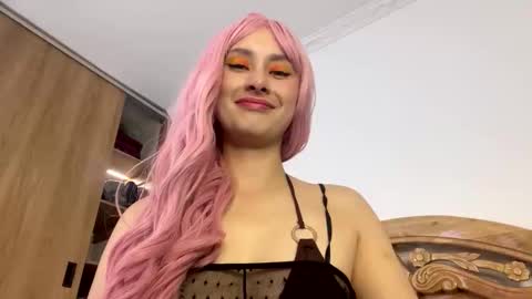 Snapshot of bella__w chatting on 10.23.25 Zia online show from 10.23.25