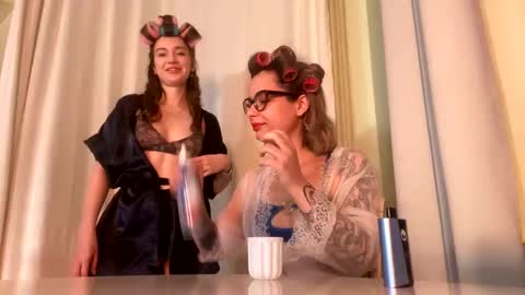 Snapshot of bella_alita chatting on 12.21.24 lita online show from 12.21.24