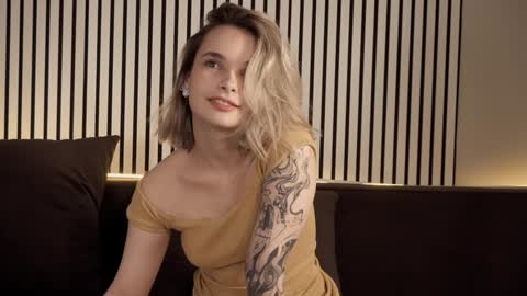 Snapshot of bella_alita chatting on 12.30.24 lita online show from 12.30.24