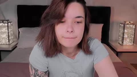 Snapshot of bella_alita chatting on 10.17.25 lita online show from 10.17.25